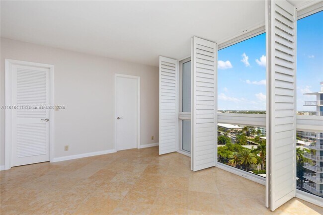 Building Photo - 2715 N Ocean Blvd