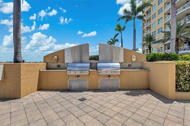 Building Photo - 140 Riviera Dunes Way