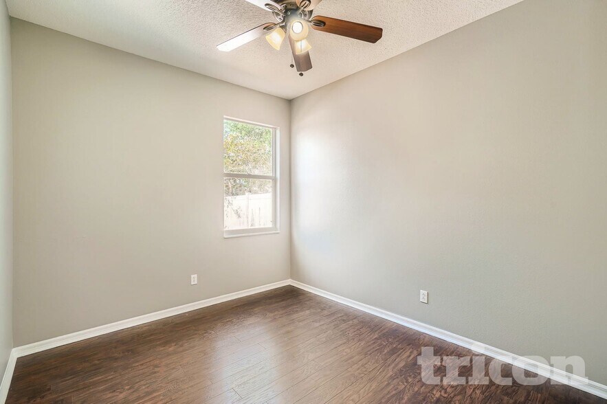 Building Photo - 10616 Little Bend Ln