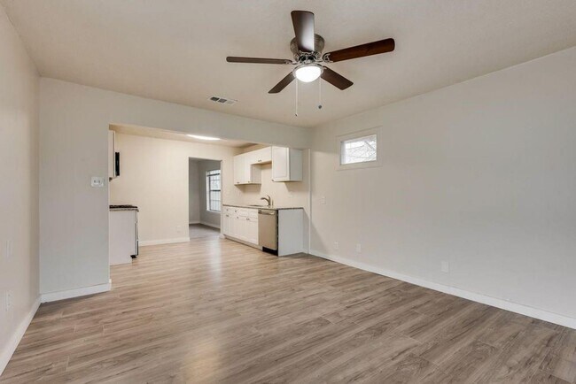 Building Photo - 3305 Avenue L