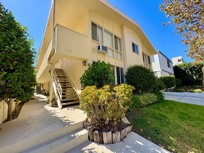 Building Photo - 333 Rexford Dr