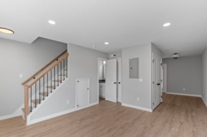 Building Photo - 400 Gallery Ln