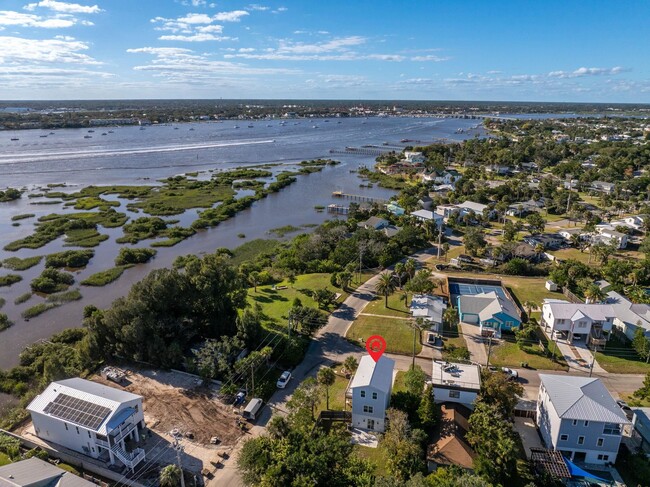 Building Photo - 524 Arricola Ave