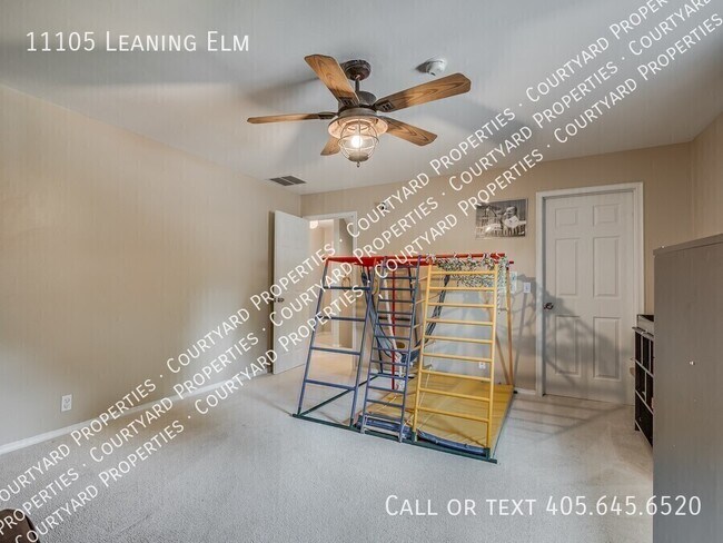 Building Photo - 11105 Leaning Elm Rd