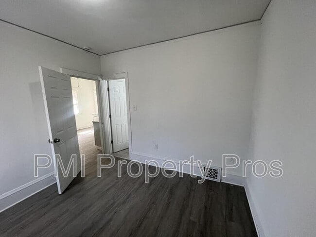 Building Photo - 3284 N 30th St