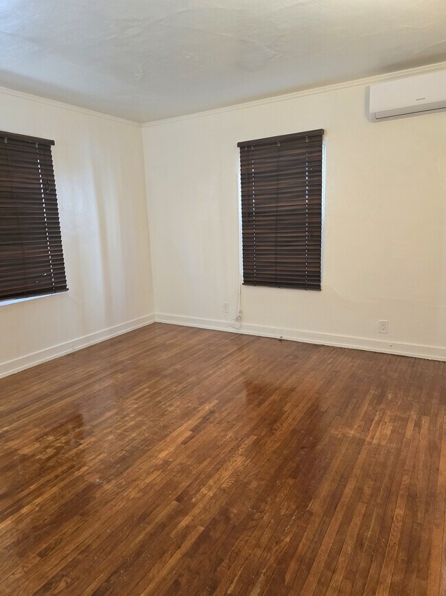 Bdrm - not staged - 2338 N Cahuenga Blvd