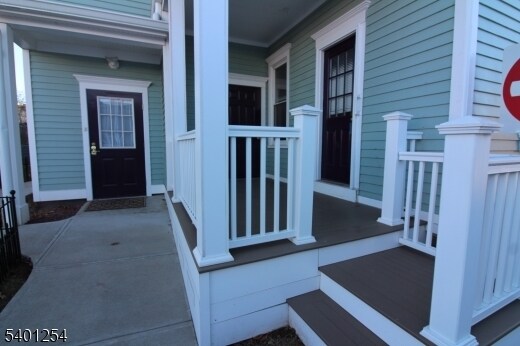 Building Photo - 16 Main St