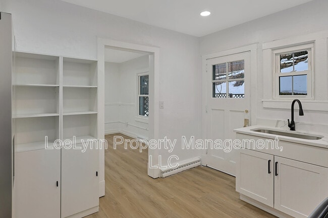 Building Photo - 822 Greene St