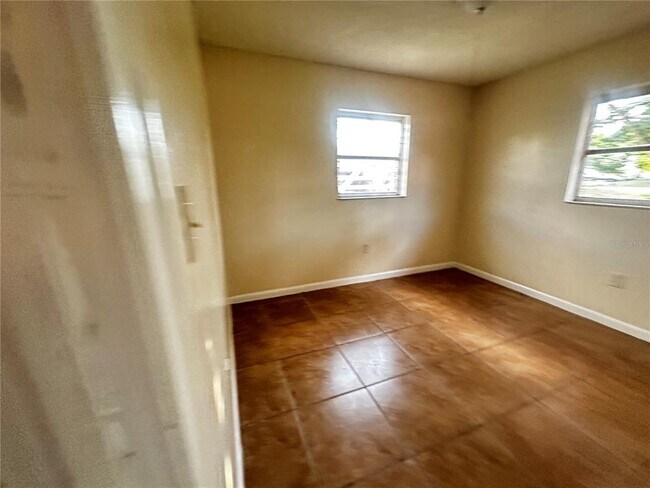 Building Photo - 708 Bahia Cir