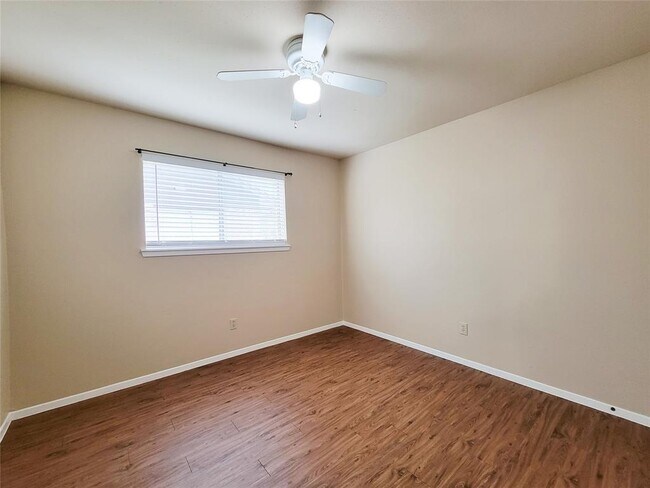 Building Photo - 16615 Moary Firth Dr