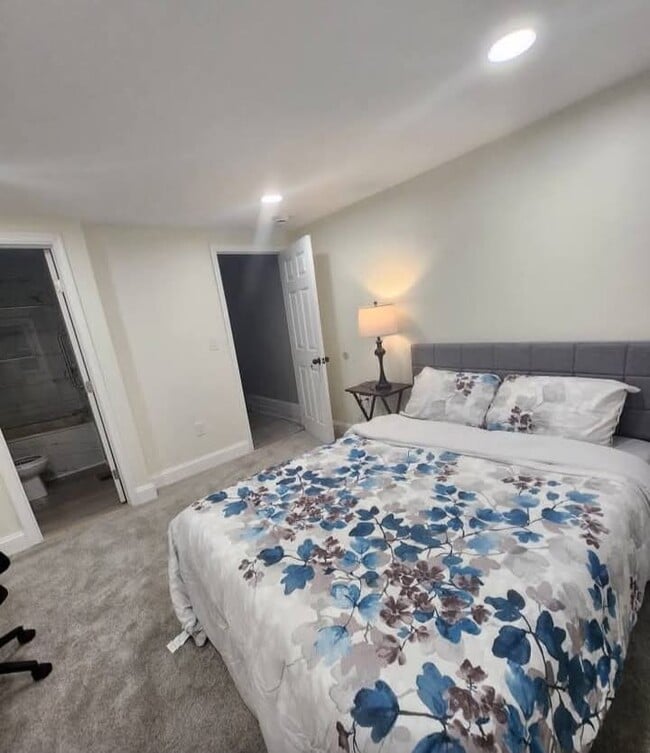 Building Photo - 708 N Madeira St