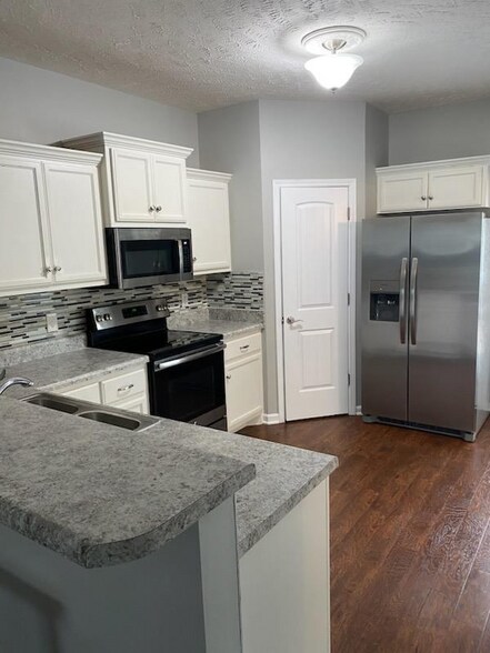 Building Photo - 2341 New Holland Cir