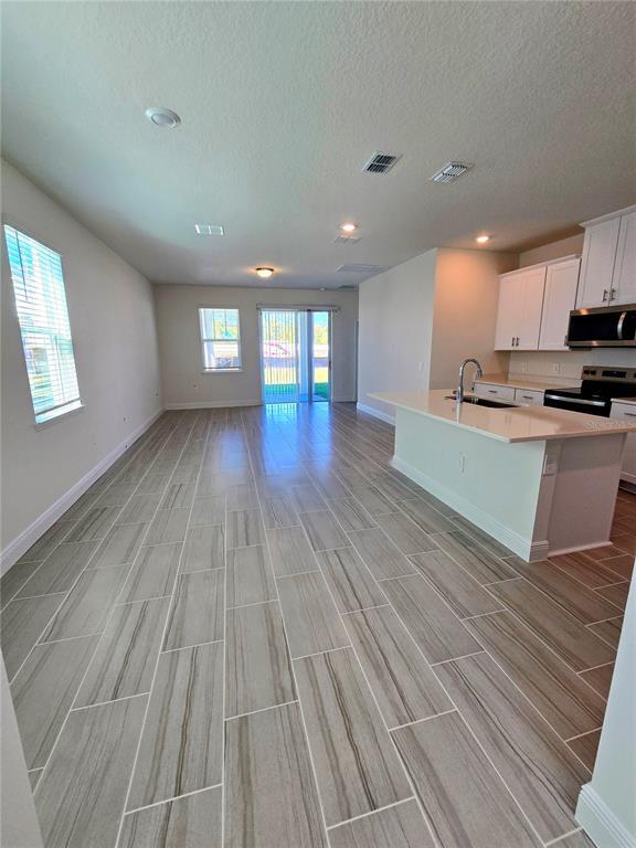 Building Photo - 2284 Hen Rd