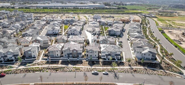 Building Photo - Beautiful 5bed/4bath for Rent Home at Great Park