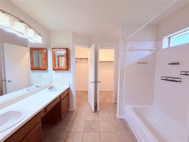 Building Photo - 16924 Cactus Blossom Dr