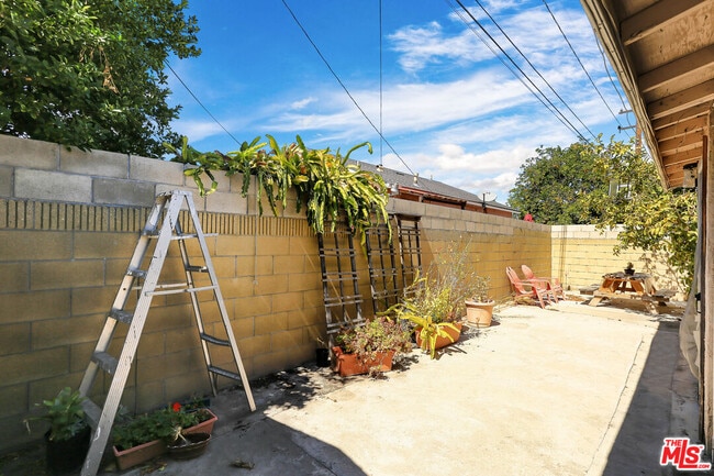 Building Photo - 16711 Mapes Ave
