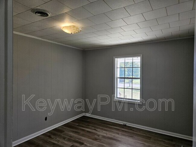 Building Photo - 119 2nd Ave