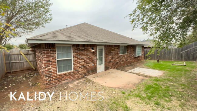 Building Photo - 9317 Apple Dr