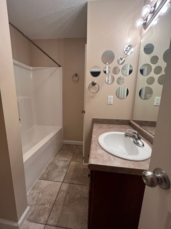 Building Photo - 1762 Hyssop Crossing