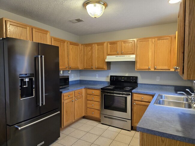 Building Photo - 1092 Winding Oak Trail