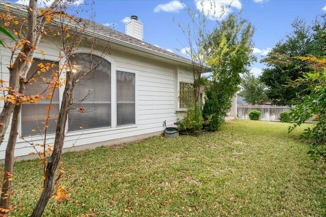 Building Photo - 920 Savanna Ln