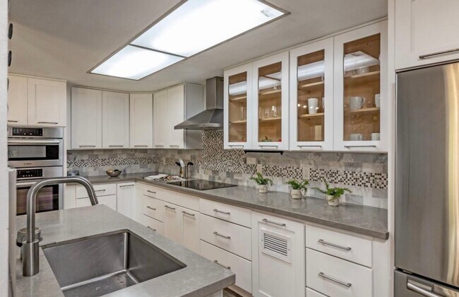 Building Photo - 3BD/2BA – Updated Condo in Coveted Downtown Saratoga, Steps from Wildwood Park