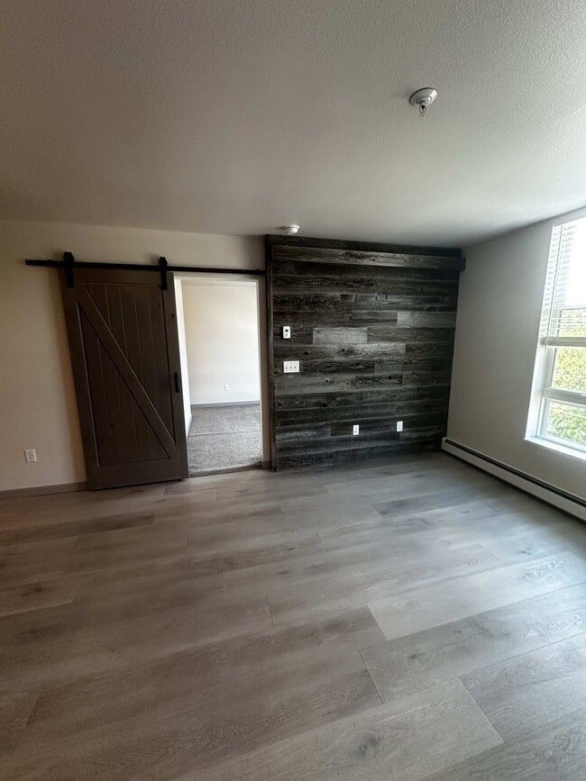 Building Photo - 300 Sheyenne St