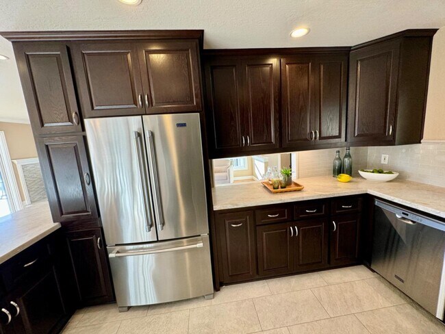 Building Photo - 25400 Radonich Rd