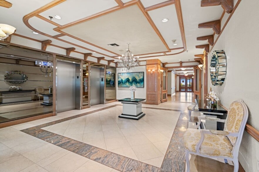 Building Photo - 9455 Collins Ave