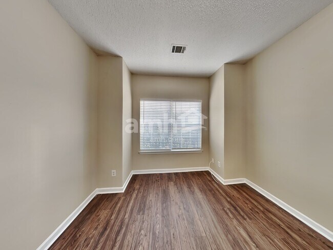 Building Photo - 4951 Wewatta St SW