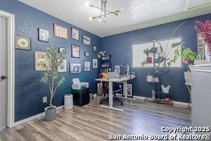 Building Photo - 9311 Mimosa Manor