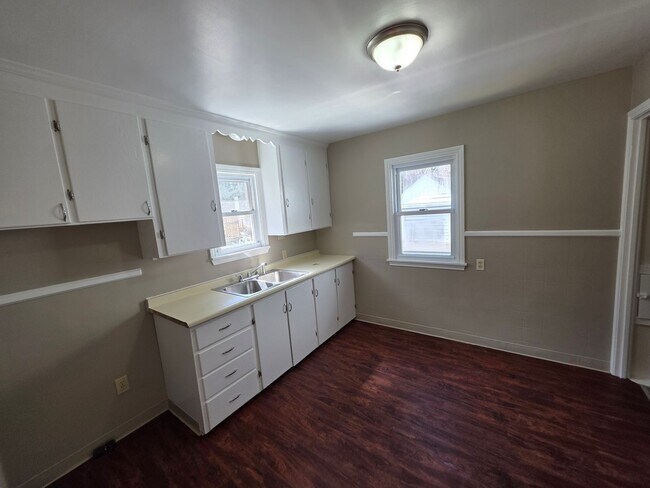 Building Photo - Cute 3 Bedroom Single Family Available Soon Greece Schools