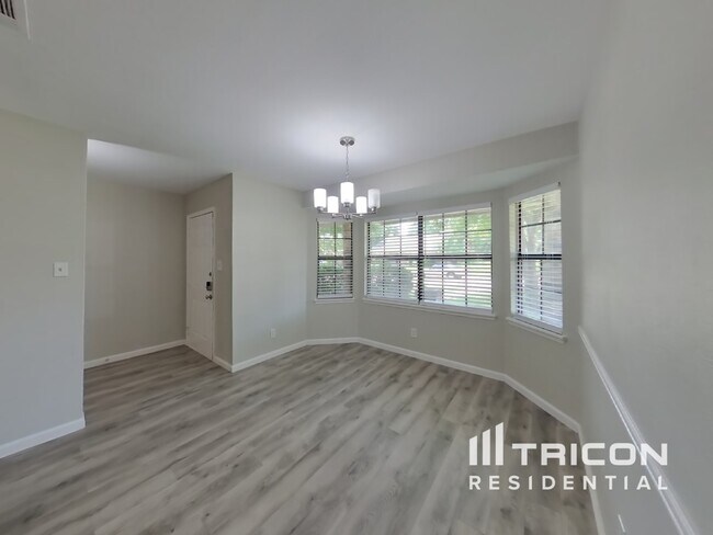 Building Photo - 1029 Twin Falls Dr