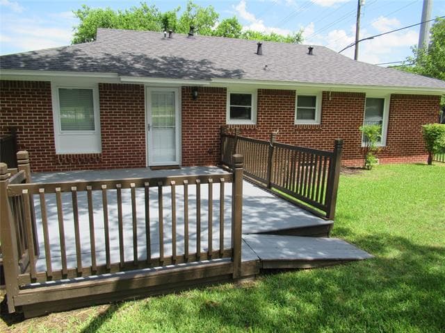 Building Photo - 106 S Clark St