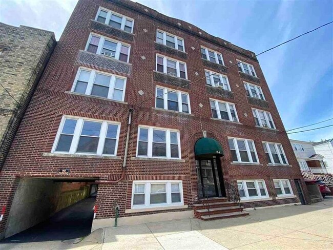 Building Photo - 84 W 25th St