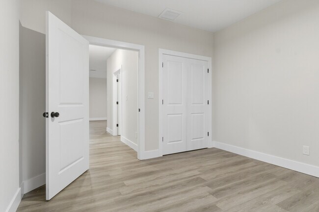 Building Photo - 2205 E 148th Ave