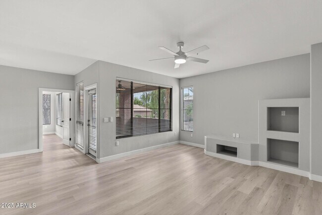 Building Photo - 11680 E Sahuaro Dr