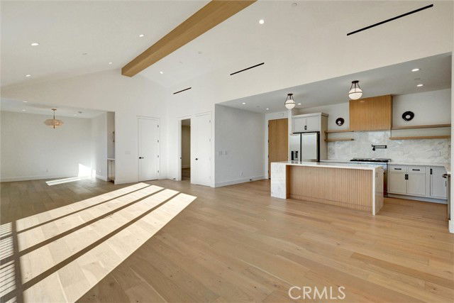 Building Photo - 1688 N Sierra Bonita Ave