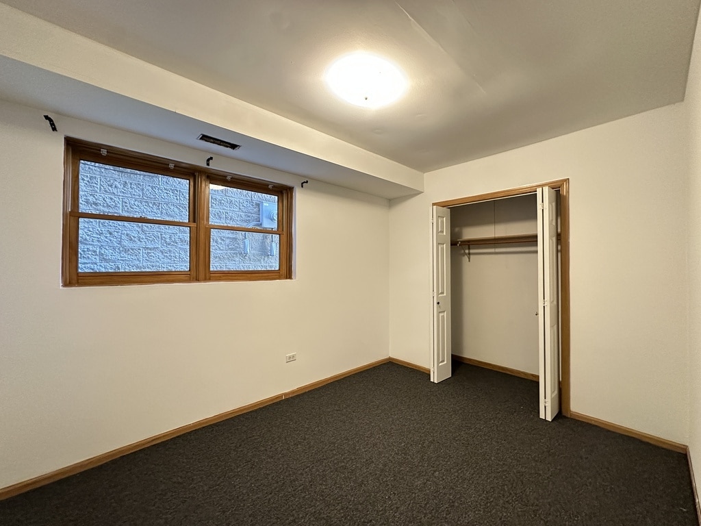 Building Photo - 918 N Paulina St