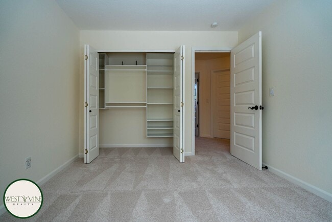 Building Photo - Chic 4 Bedroom, 2.5 Bath Single-Story Home