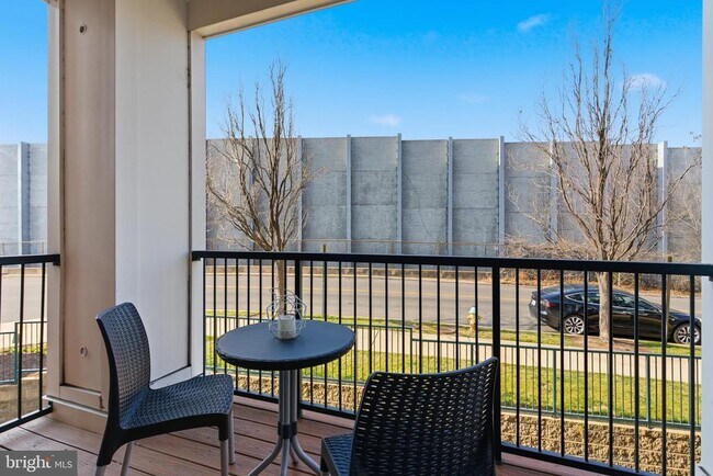 Building Photo - 2465 Army Navy Dr