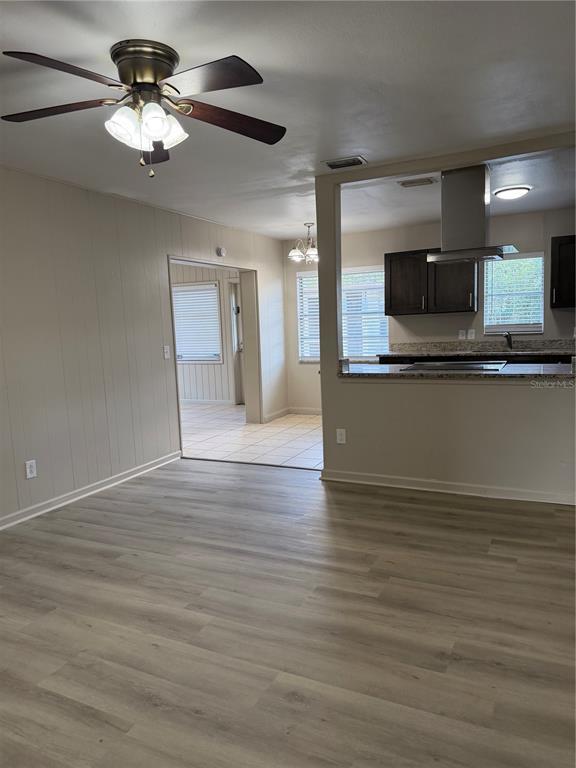 Building Photo - 3003 Venice Way