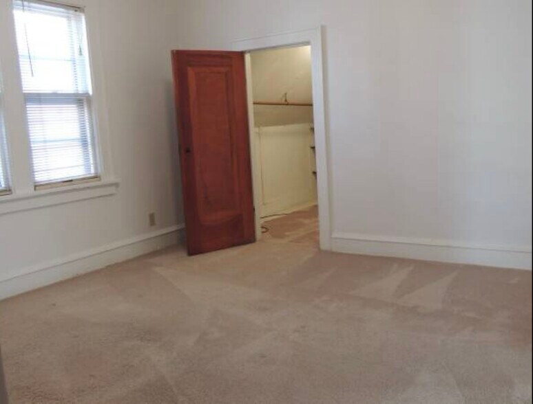 Building Photo - 6310 W Meinecke Ave