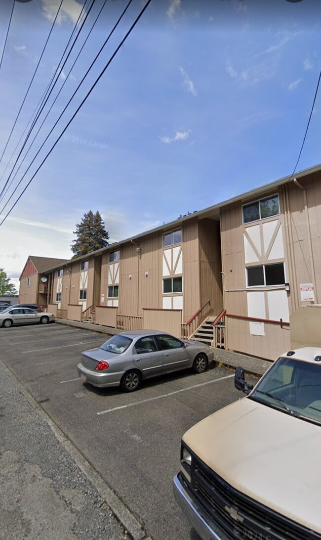 Building Photo - Kingston Manor