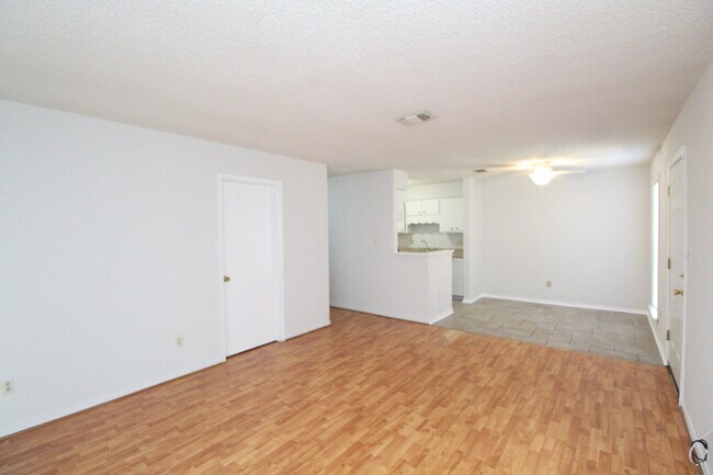 Building Photo - Move-In Ready! Updated 2BR/2BA in NE Pensa...