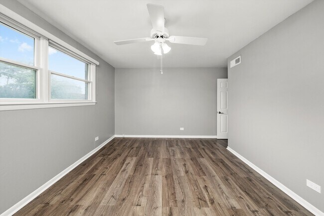 Building Photo - 333 S East Ave