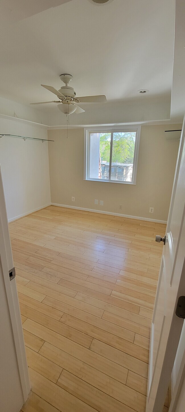 Upper bedroom 2 - 1632 Valencia Way