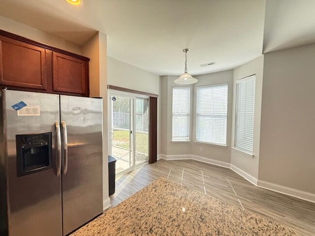 Building Photo - 3 Bedroom 2 Bath House in Brickhope Greens...