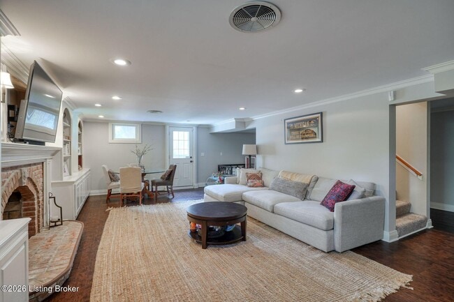 Building Photo - 12 Westwind Rd