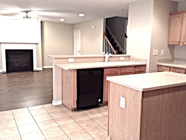 Building Photo - 2305 Apple Glen Ln